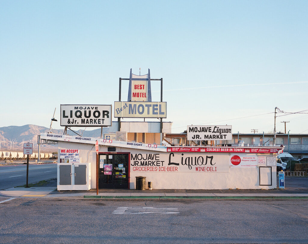 liquor store motel mojave by day